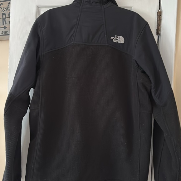 The North Face Men's Black Jacket used but good condition room. Some pilling - Picture 3 of 3
